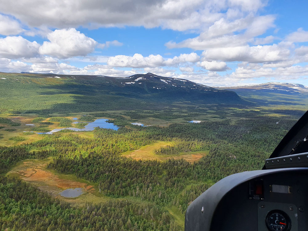 Uitzichten helikopter Adolfstrom Zweeds Lapland