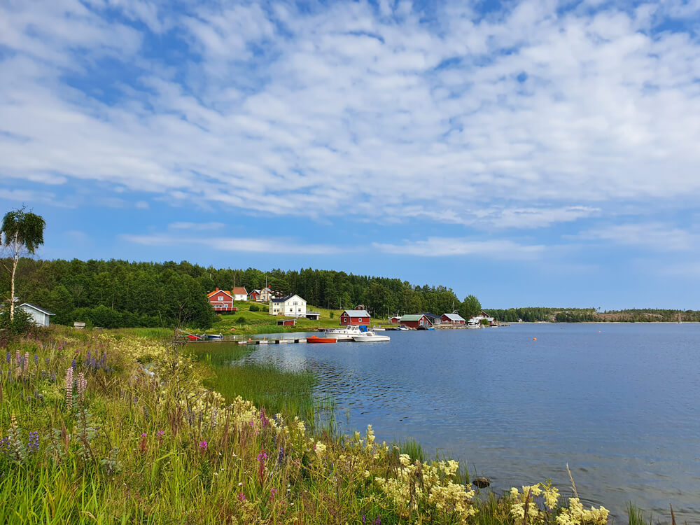 Rondreis Zweden dorpje aan het water