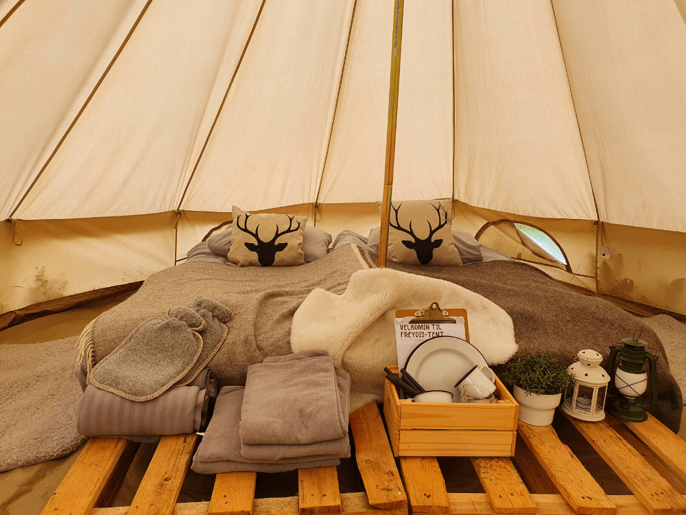 Scandinavisch overnachten in Bell tenten bij Oetdoor