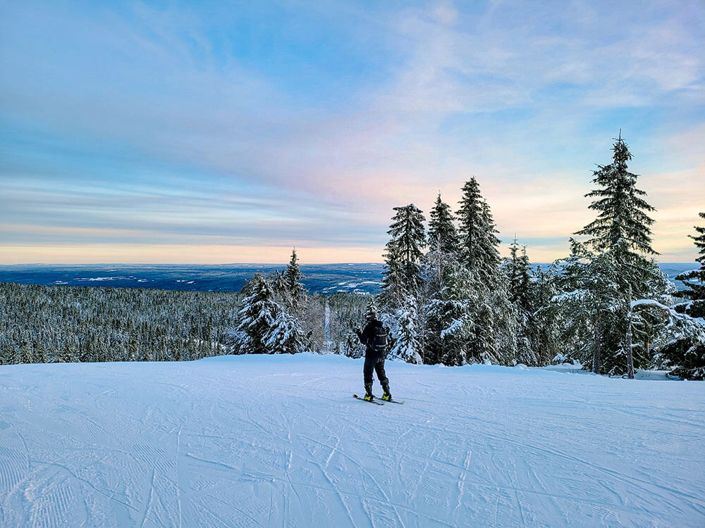 Skiën in het wintersportgebied Hovfjället Zweden
